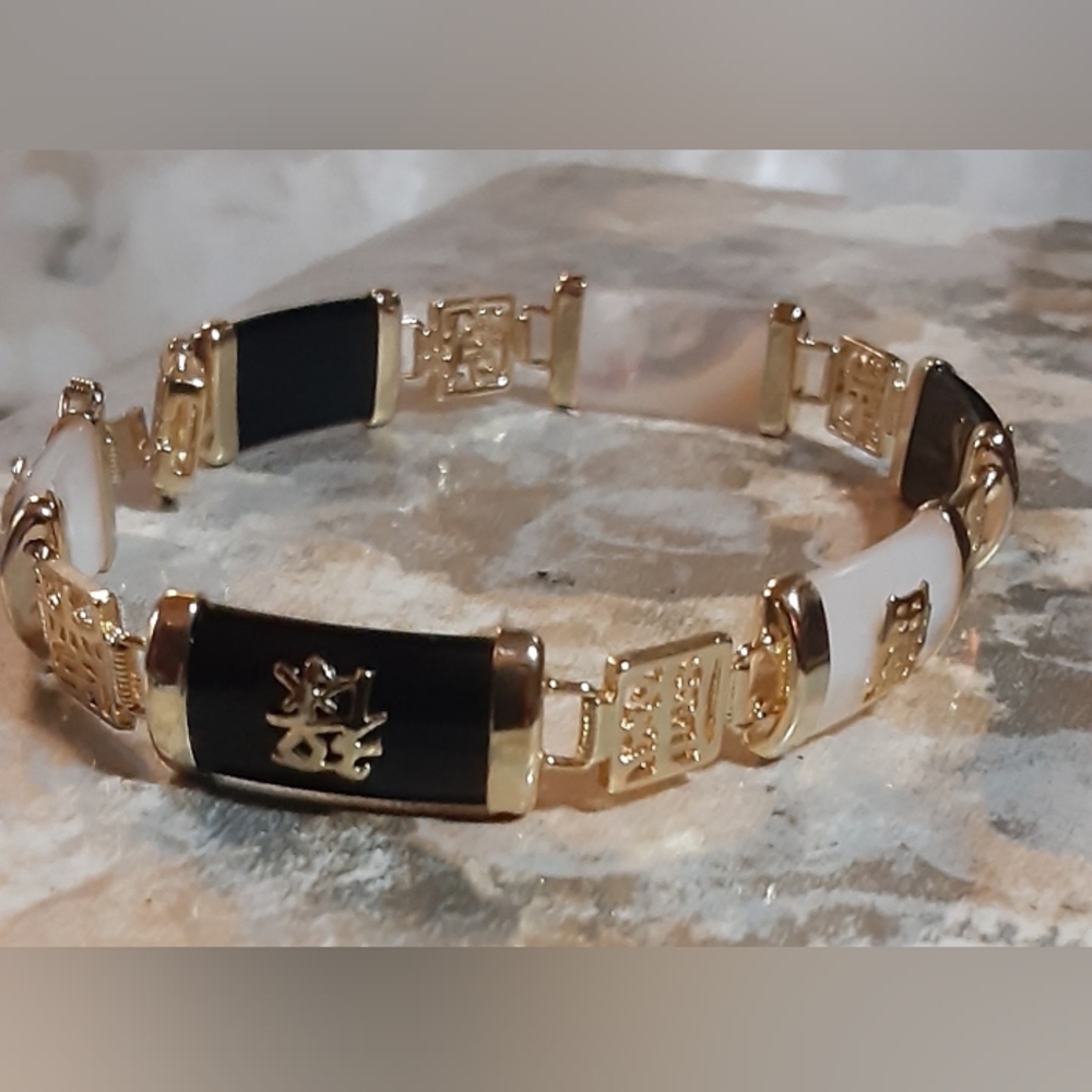 Vintage Goldplate Onyx & Mother Of Pearl Panel Bracelet 8"